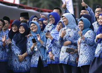 Berita gembira untuk ASN! DPR setujui kenaikan gaji 8%