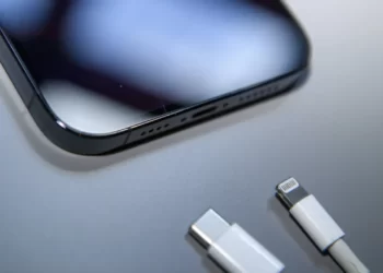 Apple Adopsi Teknologi USB-C