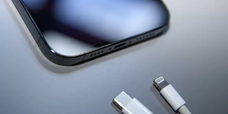 Apple Adopsi Teknologi USB-C