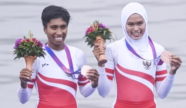 Kejutkan Dunia, Sumbang Medali Pertama untuk Indonesia