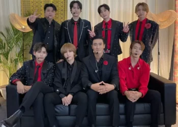 Super Junior di SMTOWN Jakarta Suguhkan Beragam Aksi hingga Pamer Batik