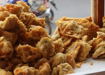 Cara Nikmati Gorengan Tanpa Khawatir Radang Tenggorokan