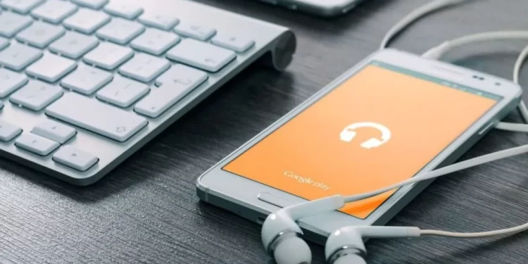 Dampak Mendengarkan Musik Melalui Earphone Terhadap Telinga, Begini Penjelasan Dokter