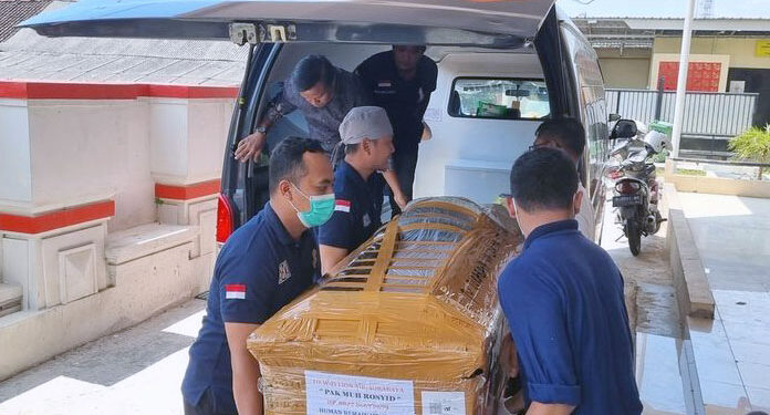 Jenazah Ajudan Kapolda Kaltara Tiba di RS Bhayangkara Semarang untuk Autopsi