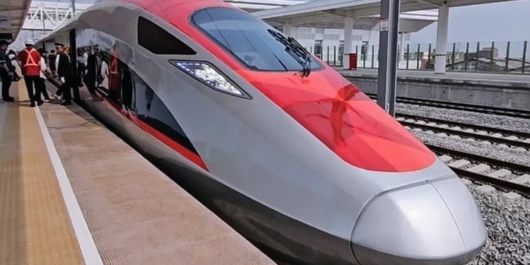 Siap-siap Naik Kereta Cepat Jakarta-Bandung Gratis, Pendaftaran Tahap 2 Dibuka