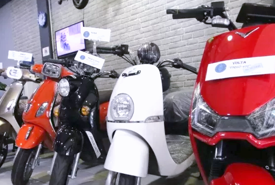 Biaya Mengisi Daya Motor Listrik Subsidi di Rumah 450 VA dan 900 VA