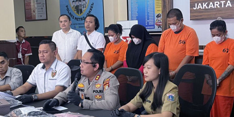 Polisi Bongkar Pesta Seks Orgy di Apartemen Jaksel, EO Ditangkap