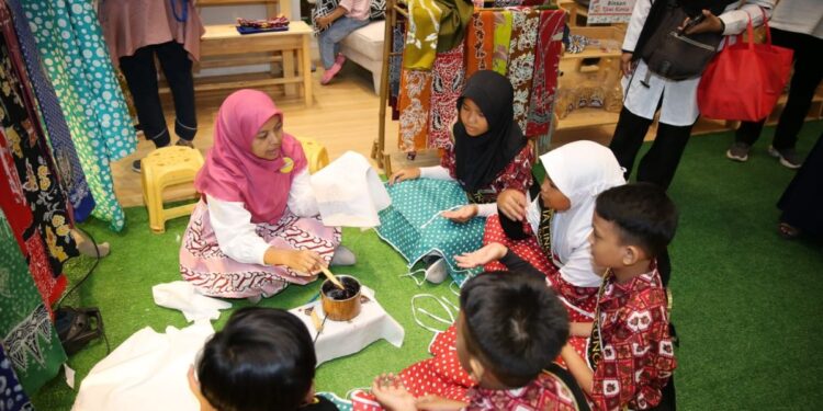 Anak Muda Bisa Kontribusi untul Lestarikan Batik Sesuai Minat