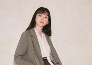 Deretan Artis Korea yang Rela Tinggalkan Pekerjan demi Karier di Dunia Hiburan