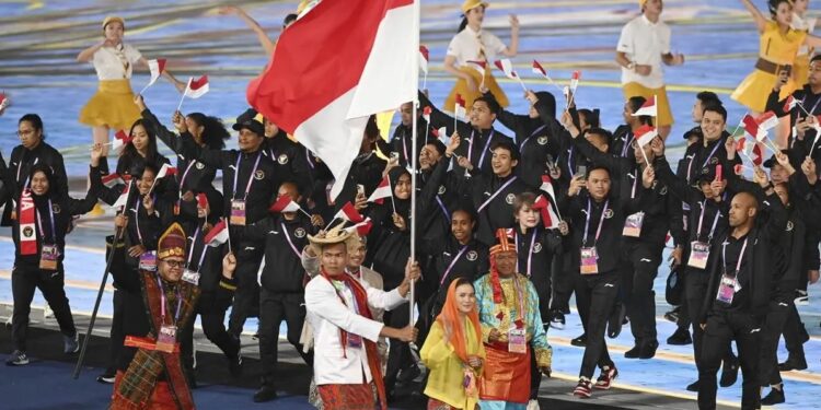 Pakaian Adat Rote dan Betawi Curi Perhatian di Opening Asian Games 2022