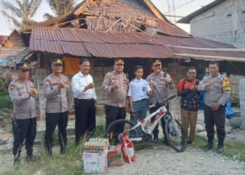 Bentuk Kepedulian Polisi, Kapolres Serahkan Bantuan Pada Visno Siswa SMAN 3 Luwu Utara