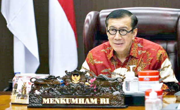 Rocky Gerung Sebut Yasonna Laoly Menyebarkan Hoaks dan Menyatakan Belum Ada Permintaan Maaf