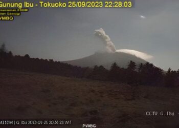 Waspada, Gunung Ibu di Pulau Halmahera Kembali Erupsi