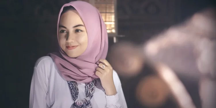 Tips Cegah Wanita Berhijab Agar Terhindar dari Kebotakan, Begini Kata Pakar Kesehatan
