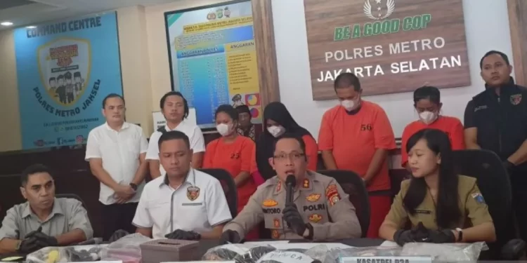 Pasutri Penyelenggara Seks Berhasil Diringkus Polisi