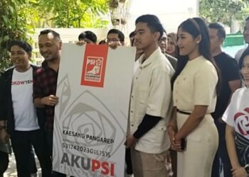 Kaesang Pangarep Terima Tanda Anggota PSI