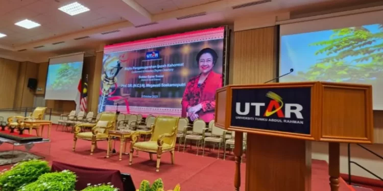Megawati Terima Gelar Doktor Kehormatan di UTAR Malaysia