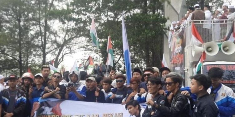 Mantan Puluhan Anggota Geng Motor Cikarang Gelar Aksi Palestina