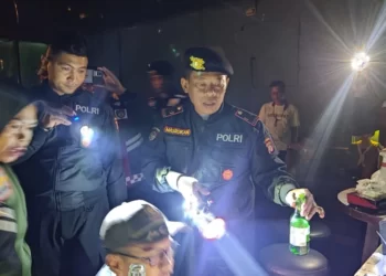 Polres Garut Sita Ratusan Miras dari Tempat Hiburan