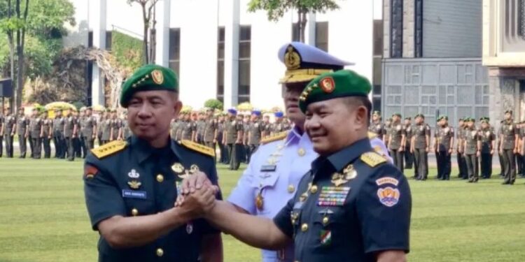 Jenderal TNI Agus Subiyanto Serah Terima Jabatan Kepala Staf TNI AD