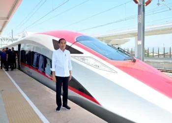 Jokowi Ngebet Lanjutkan Proyek Kereta Cepat Jakarta-Surabaya