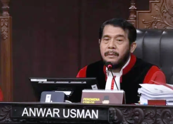 Koalisi Warga Tuntut Anwar Usman Mundur Usai Kabulkan Gugatan di MK