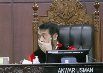 Anwar Usman Diinterupsi Bahas Gibran dalam Putusan Usia Capres-Cawapres