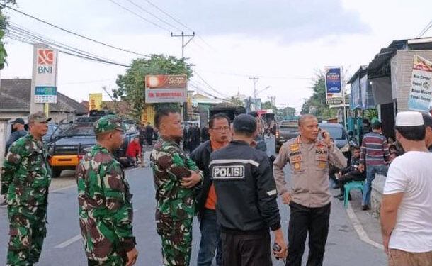 Bentrokan Hebat di Mataram, 3 Polisi Terluka 9 Orang Diamankan