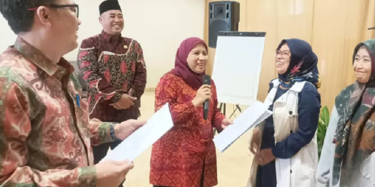 DPR RI Diah Pitaloka Senang dengan Semangat UMKM Cianjur dalam Upaya Sertifikasi Produk Halal