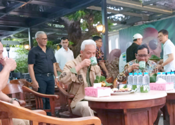 Ganjar-Mahfud Sajikan Jamu dan Pecel Setelah Pemeriksaan Kesehatan