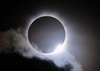 Jangan Lewatkan Pesona Gerhana Matahari 'Cincin Api' Tampil Pekan Depan