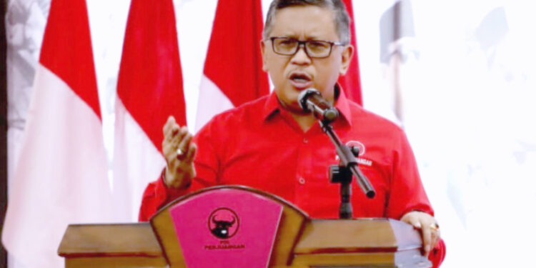 Hasto Respons AMIN Lewat Rumah Megawati, Sorotan Kurangnya Disiplin Jam 8