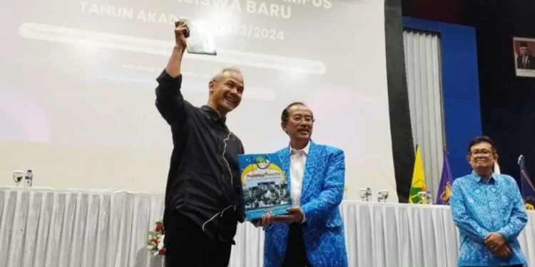 Ganjar Tegaskan Pentingnya Mahasiswa Produktif dan Antikorupsi