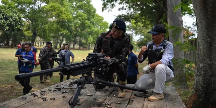 Dirjen KKP Tinjau Perkembangan Pesanan Senapan Mesin dari PT Pindad
