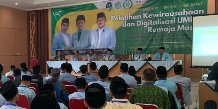 Puluhan Pemuda di Garut Dilatih Kewirausahaan dan Digitalisasi UMKM