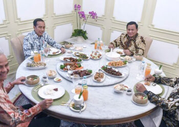 Keakraban Jokowi, Ganjar, dan Capres Lainnya di Istana Merdeka