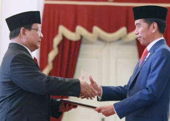 Presiden Joko Widodo telah memberikan restu kepada Menteri Pertahanan Prabowo Subianto untuk menjadi bakal calon presiden dalam Pemilihan Presiden 2024. Restu ini diberikan sebagai respons terhadap surat permohonan dari Prabowo yang meminta persetujuan untuk mendaftar sebagai calon presiden.