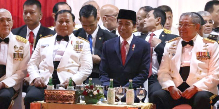 Kedekatan Jokowi, Prabowo, dan SBY dalam Parade TNI ke-78