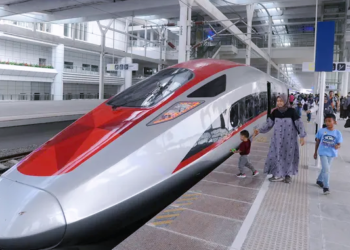 Perjalanan Whoosh Terganggu Imbas Insiden Dinding Penghalau di Jalur Whoosh