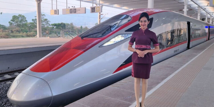 Promo Tiket Kereta Cepat Whoosh Hanya Rp150 Ribu