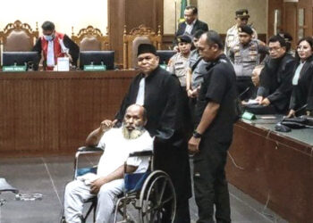 Gubernur Papua Divonis 8 Tahun Penjara dan Denda Rp19,6 Miliar