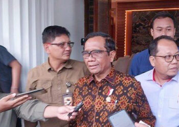 Mahfud Izin Cuti Seminggu Sekali ke Jokowi dalam Perjalanan Menuju Pilpres