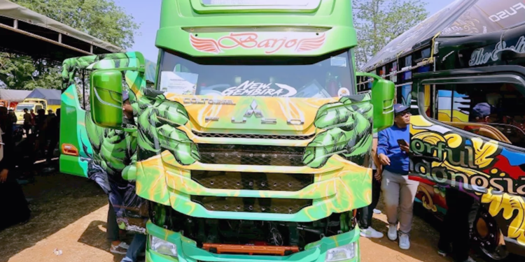 Truk Fuso Canter Ceper Terobos Dengan Modifikasi Rp170 Juta