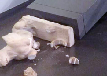 Turis Amerika Rusak 2 Patung Romawi Kuno di Museum Israel