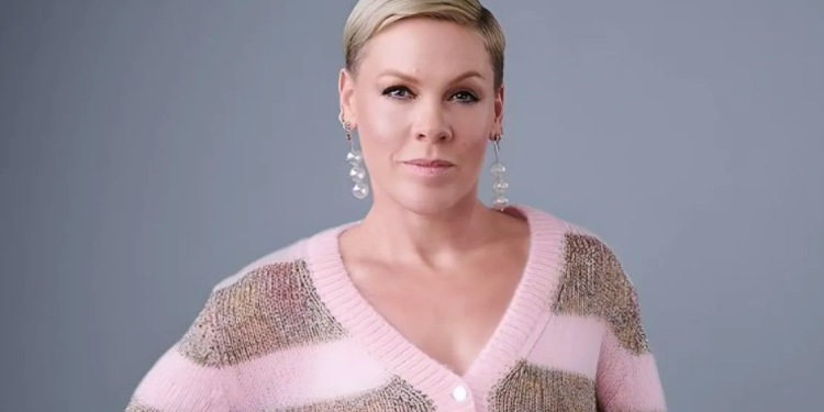 Pink Batal Tampil karena Infeksi Pernapasan