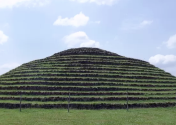Piramid Misterius Danau Toba, Fakta vs Mitos Budaya