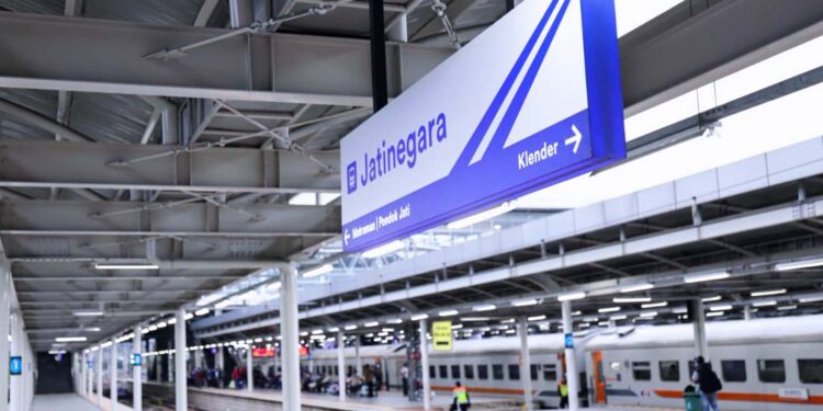 Stasiun Jatinegara Alternatif Cegah Kemacetan di Jakarta
