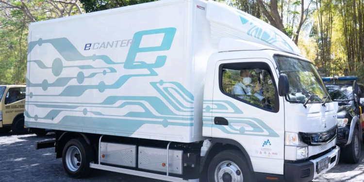 Truk Listrik Fuso eCanter Siap Made in Indonesia?