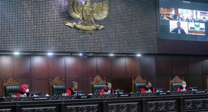 UU Cipta Kerja Tetap Berlaku, Independensi MK Dalam Sorotan