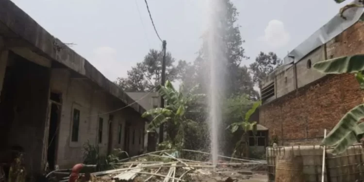 Badan Geologi Jelaskan Semburan Air Bercampur Gas di Bogor